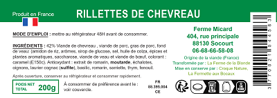 Étiquette de production posée sur un pot de rillettes