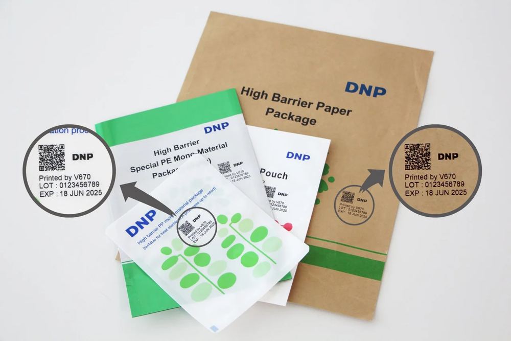 Emballages souples plastique et papier imprimés avec le ruban DNP V670 : QR code, numéro de lot et date d’expiration